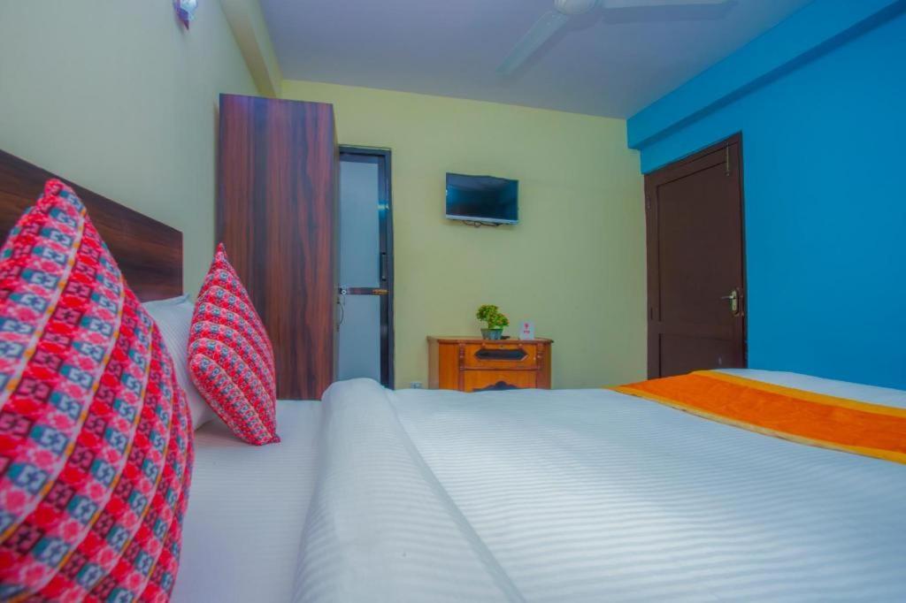 Oyo 492 Hotel Yeti Home Kathmandu Exterior photo